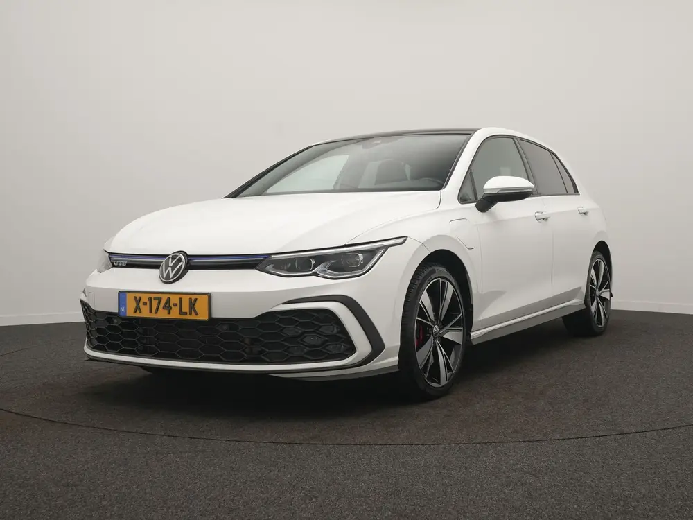 Volkswagen Golf 1.4 eHybrid GTE - RIJKLAARPRIJS - All Season uit 2021, foto 5
