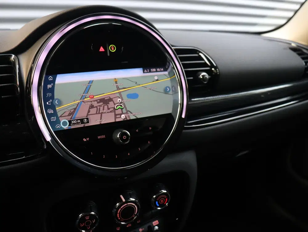 Mini Clubman One uit 2022, foto 14