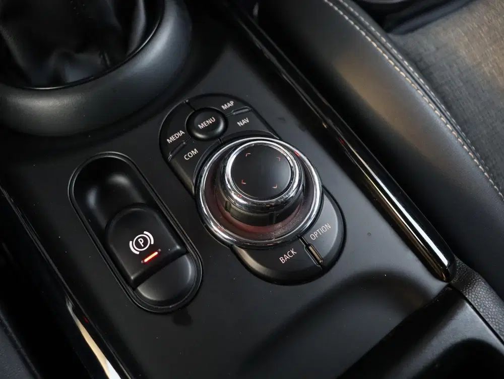 Mini Clubman One uit 2022, foto 17