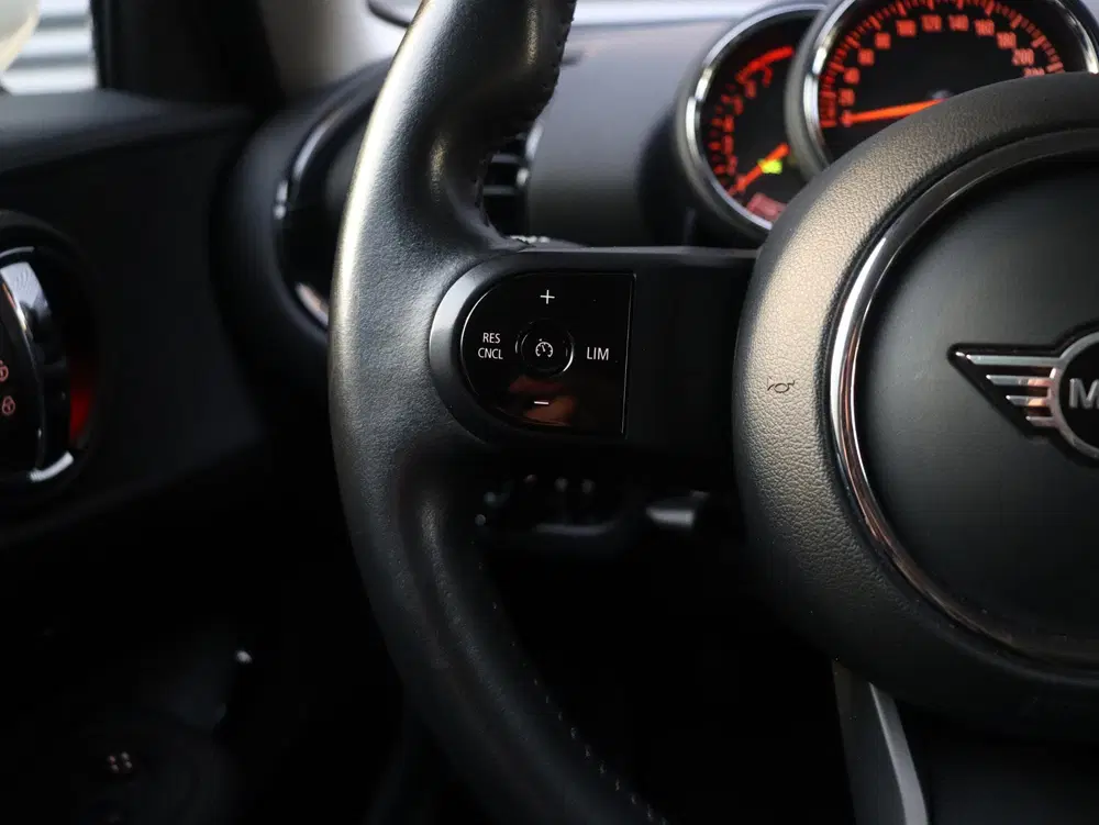 Mini Clubman One uit 2022, foto 18