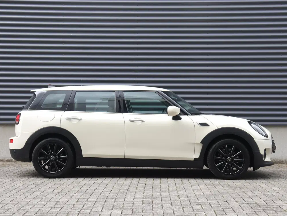Mini Clubman One uit 2022, foto 5
