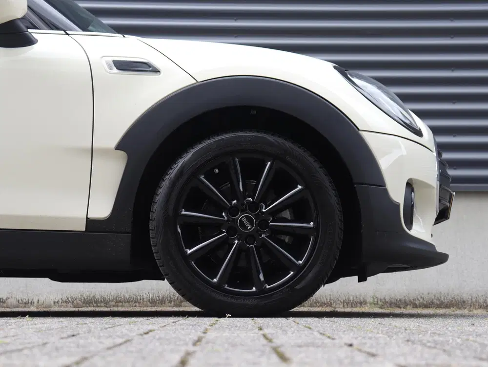 Mini Clubman One uit 2022, foto 6