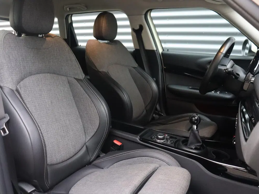 Mini Clubman One uit 2022, foto 8