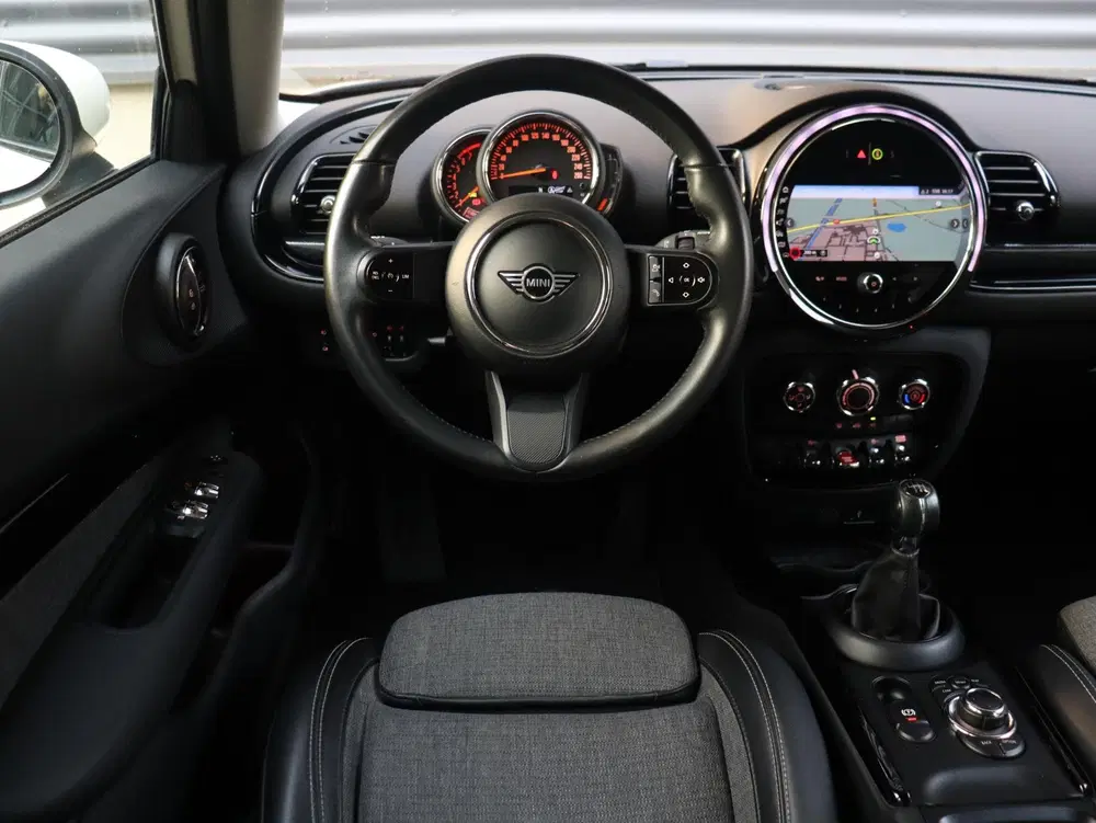 Mini Clubman One uit 2022, foto 9