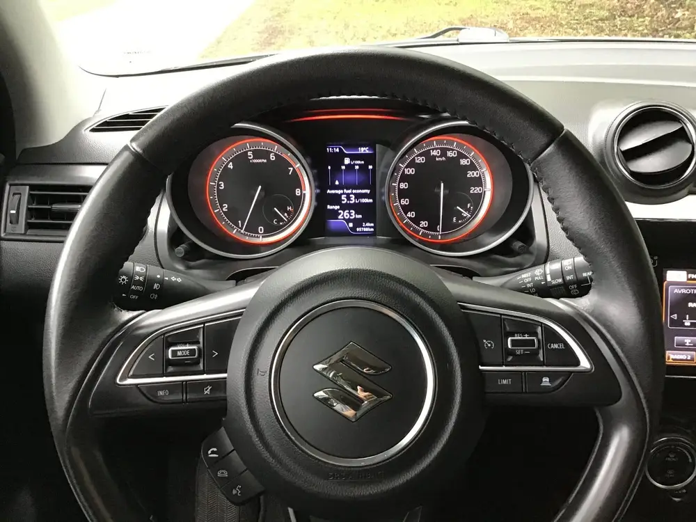 Suzuki Swift 1.2 Stijl Smart Hybrid uit 2020, foto 16