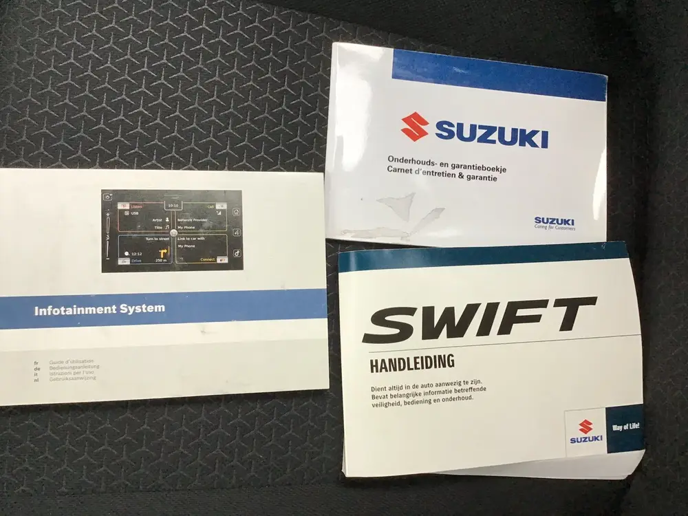 Suzuki Swift 1.2 Stijl Smart Hybrid uit 2020, foto 19
