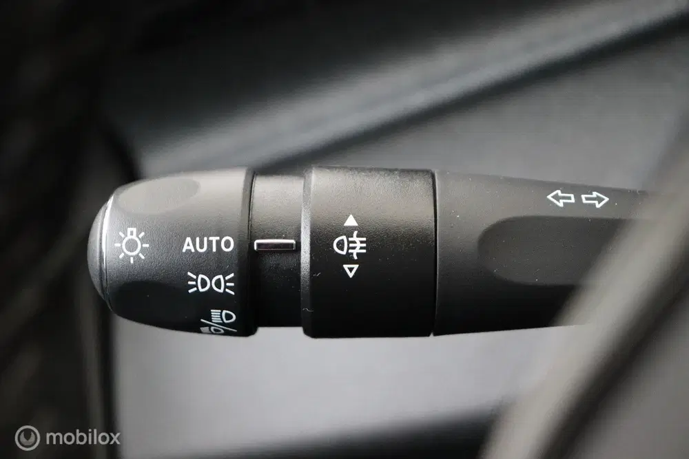 Peugeot 308 1.6 Plug-in Hybrid 195 Allure uit 2026, foto 16