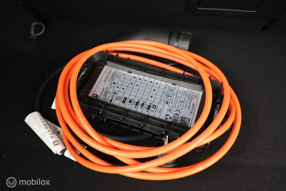 Peugeot 308 1.6 Plug-in Hybrid 195 Allure uit 2026, foto 19