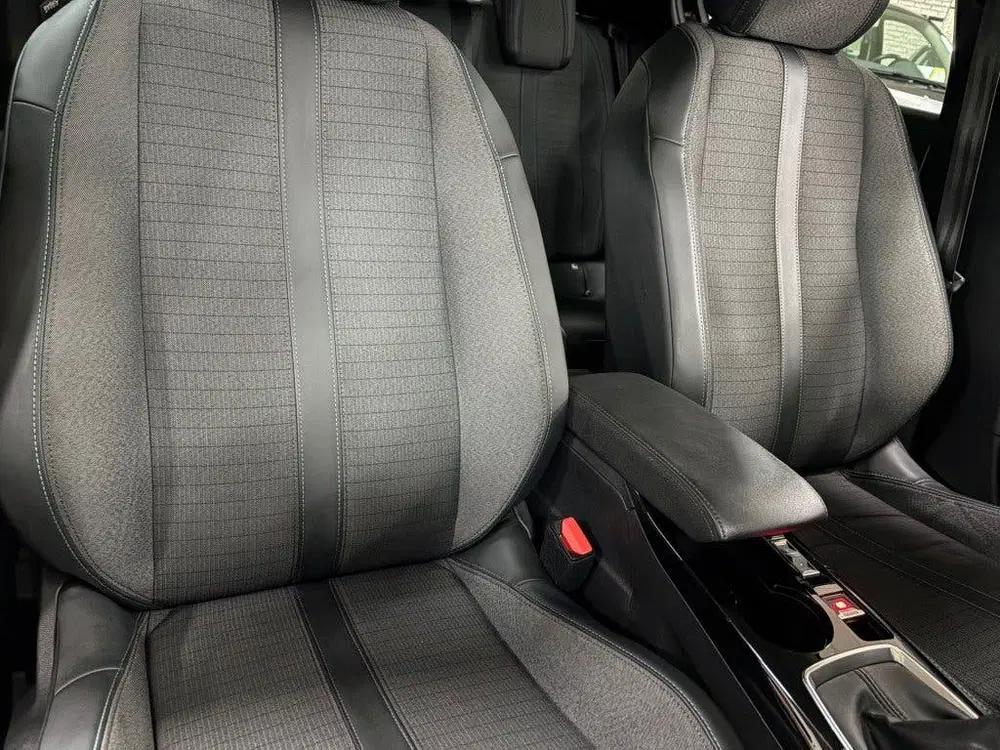 Peugeot 208 1.2 Allure 5 Drs Navigatie PDC Apple Andro uit 2021, foto 5
