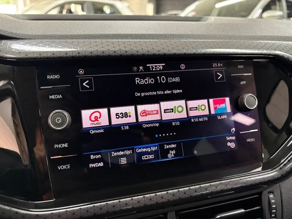Volkswagen T-CROSS 1.0 TSI Navigatie App Apple Android Half uit 2021, foto 10