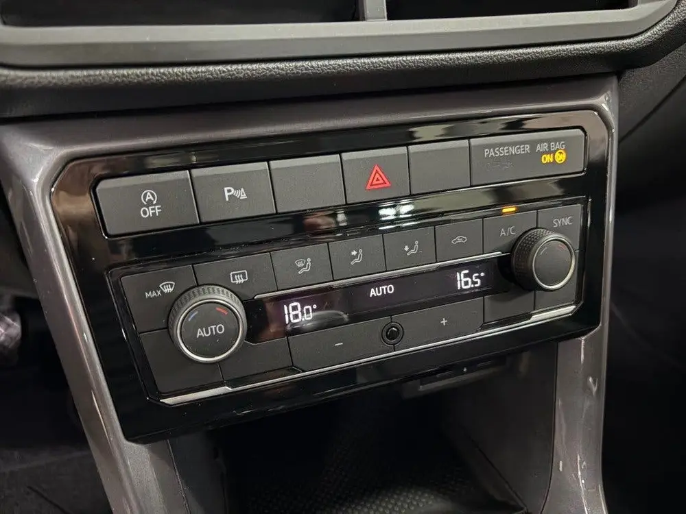 Volkswagen T-CROSS 1.0 TSI Navigatie App Apple Android Half uit 2021, foto 12