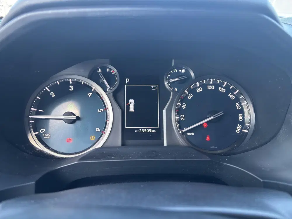 Toyota Land Cruiser 2.8 D-4D Challenger VAN Grijs kenteken 3 uit 2022, foto 5