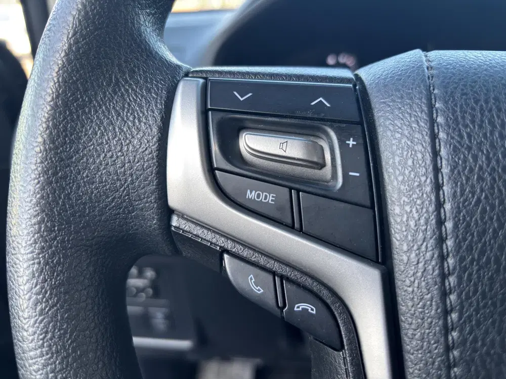 Toyota Land Cruiser 2.8 D-4D Challenger VAN Grijs kenteken 3 uit 2022, foto 9