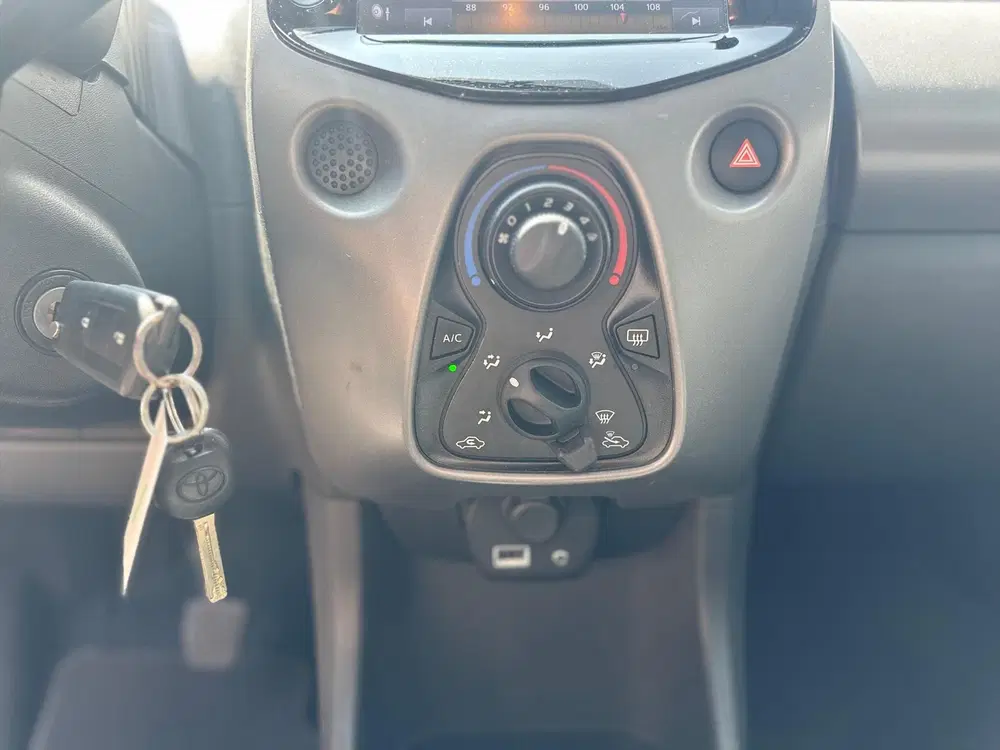 Toyota Aygo 1.0 VVT-i AUTOMAAT x-shift 5D x-play 1e ei uit 2020, foto 14