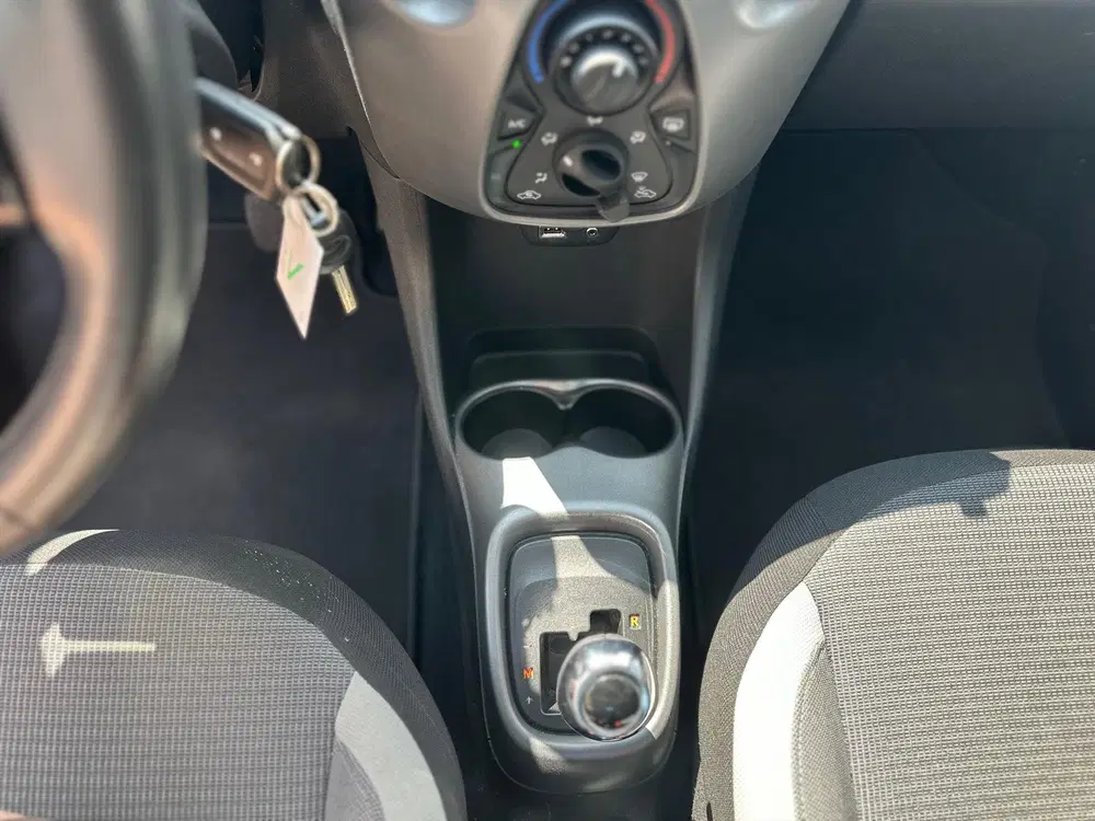 Toyota Aygo 1.0 VVT-i AUTOMAAT x-shift 5D x-play 1e ei uit 2020, foto 15