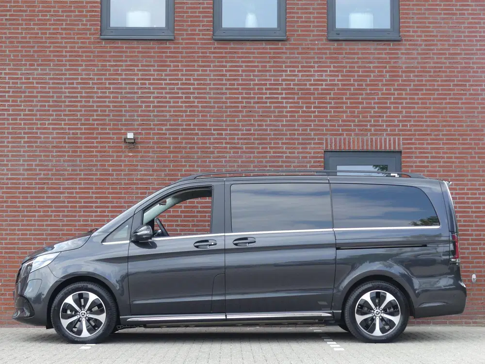 Mercedes-Benz EQV 300 L2 90 kWh AMG Luchtvering 7 Persoons E uit 2025, foto 3