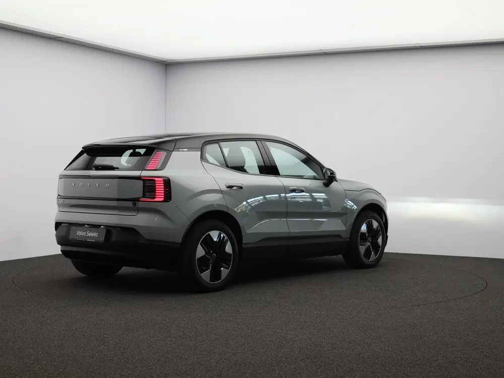 Volvo EX30 Single Motor Plus 51 kWh uit 2024, foto 2