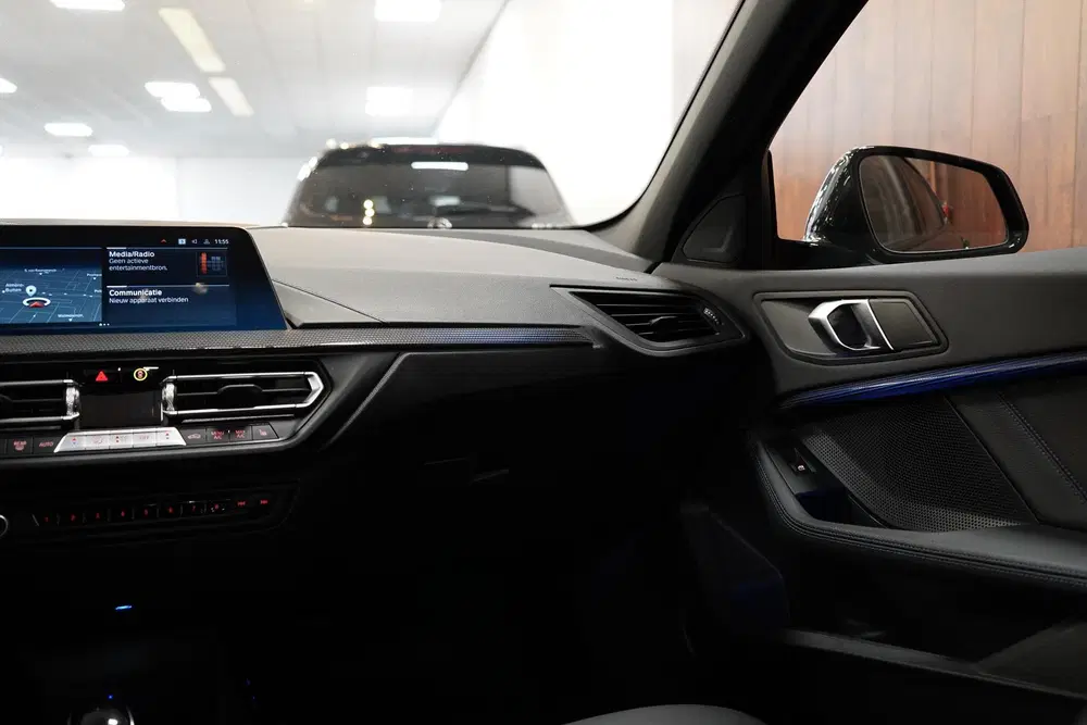 BMW 1-serie 120i M-Sport Pano uit 2024, foto 12