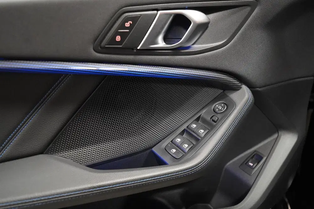 BMW 1-serie 120i M-Sport Pano uit 2024, foto 9