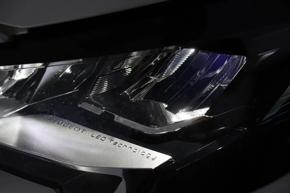Peugeot 3008 1.6 HYbrid 225 ALLURE Pack FULL LED uit 2023, foto 13
