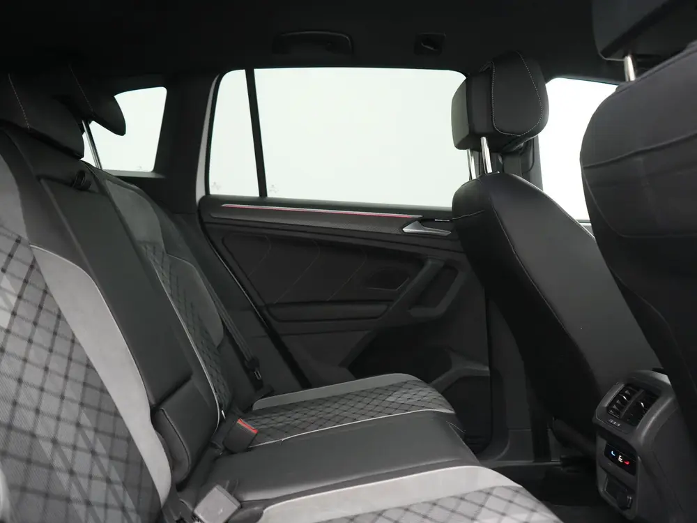 Volkswagen Tiguan 1.4 TSI eHybrid R-Line PHEV 245pk Dealer O uit 2022, foto 7