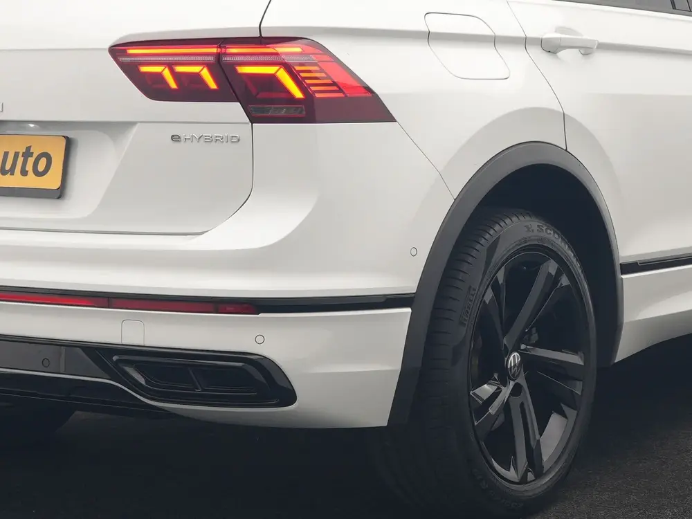 Volkswagen Tiguan 1.4 TSI eHybrid R-Line PHEV 245pk Dealer O uit 2022, foto 9