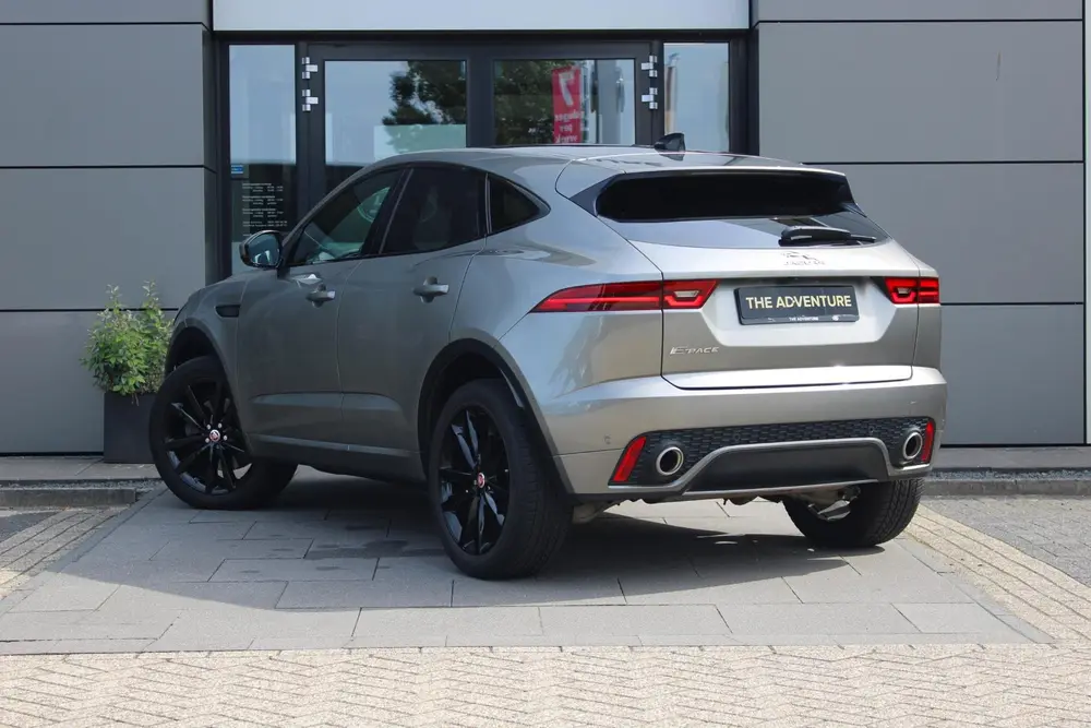 Jaguar E-Pace 2.0 P200 AWD | Pano | Stoel+stuur verwarming | uit 2020, foto 3