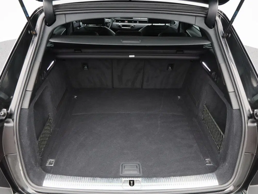 Audi A4 35 TFSi 150 Pk Automaat Sport S line uit 2020, foto 16