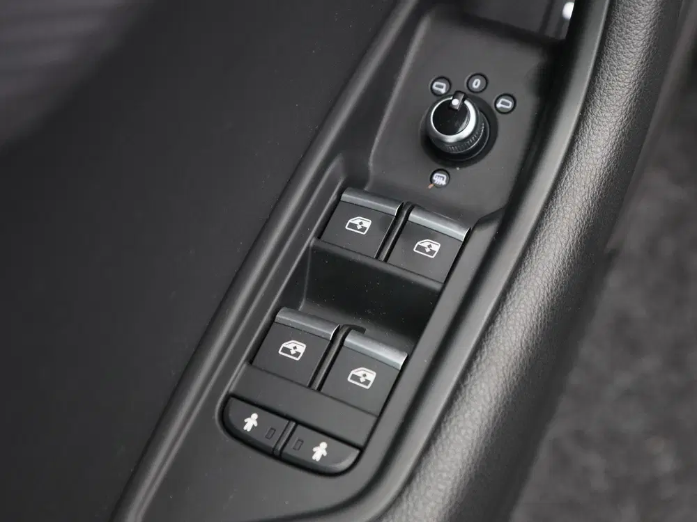 Audi A4 35 TFSi 150 Pk Automaat Sport S line uit 2020, foto 20