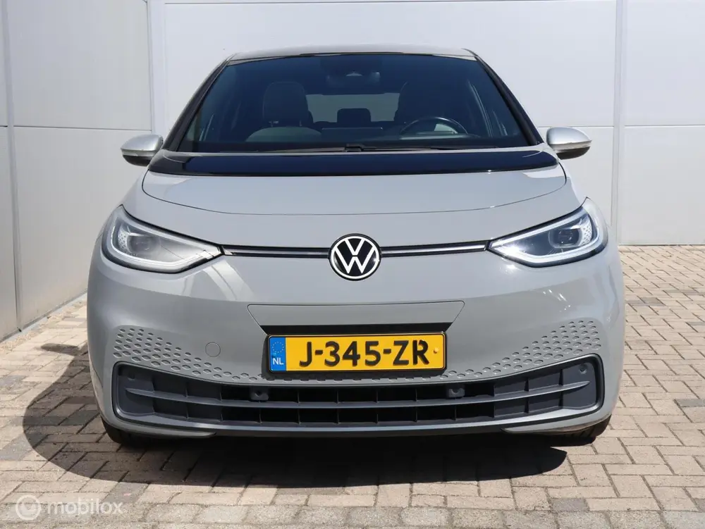 Volkswagen ID.3 First Plus 58 kWh Pano Matrix Camera Massage uit 2020, foto 10
