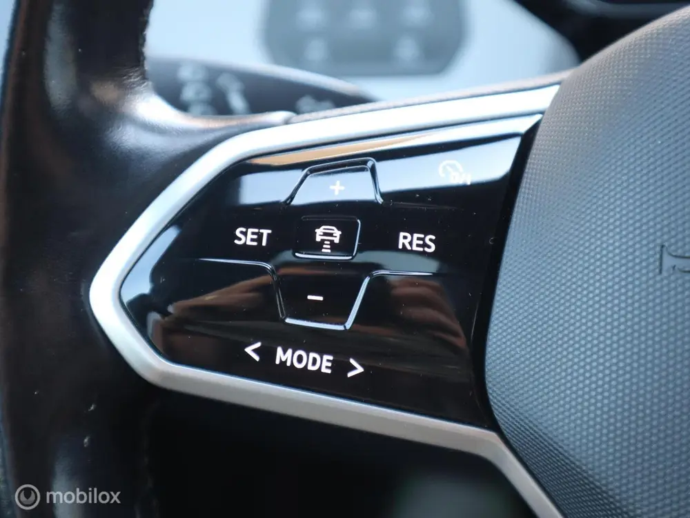 Volkswagen ID.3 First Plus 58 kWh Pano Matrix Camera Massage uit 2020, foto 17