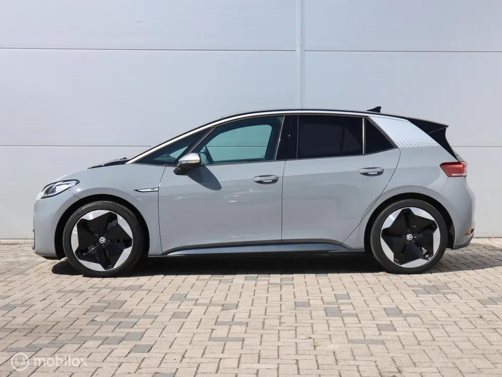 Volkswagen ID.3 First Plus 58 kWh Pano Matrix Camera Massage uit 2020, foto 2