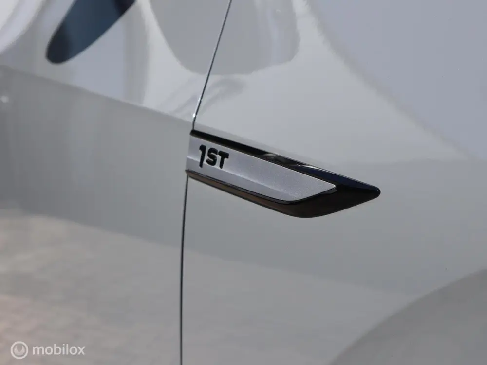 Volkswagen ID.3 First Plus 58 kWh Pano Matrix Camera Massage uit 2020, foto 20