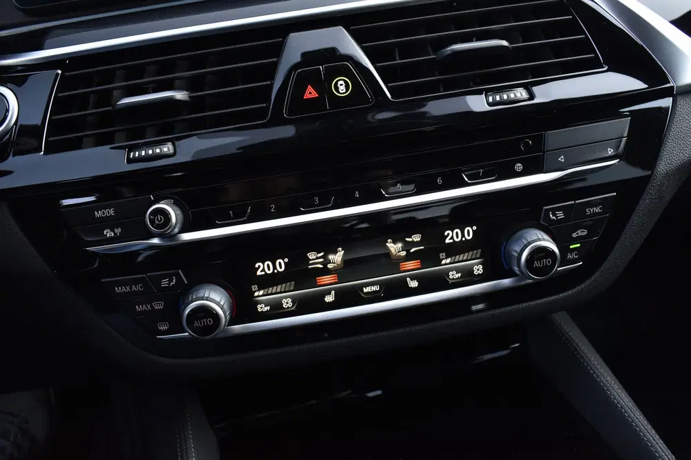 BMW 5-serie 5 Serie 545e xDrive High Executive M-pakke uit 2022, foto 19