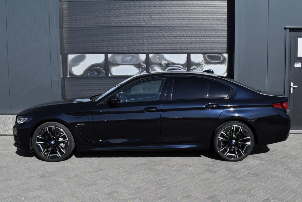 BMW 5-serie 5 Serie 545e xDrive High Executive M-pakke uit 2022, foto 4