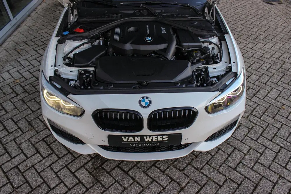 BMW 1-serie 120i Edition M Sport Shadow High Executive uit 2019, foto 10