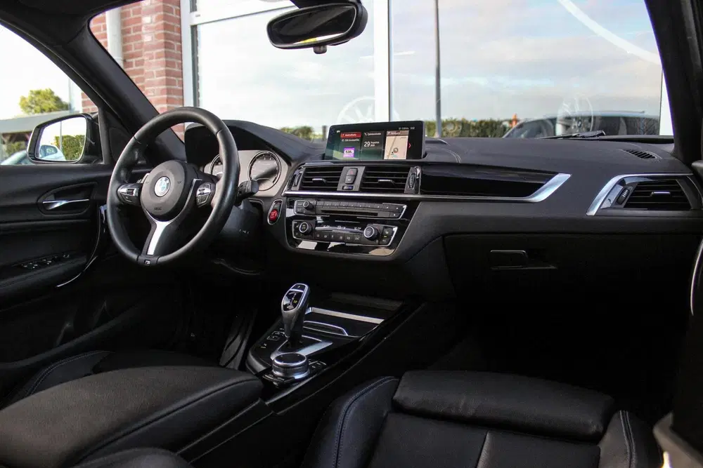 BMW 1-serie 120i Edition M Sport Shadow High Executive uit 2019, foto 12