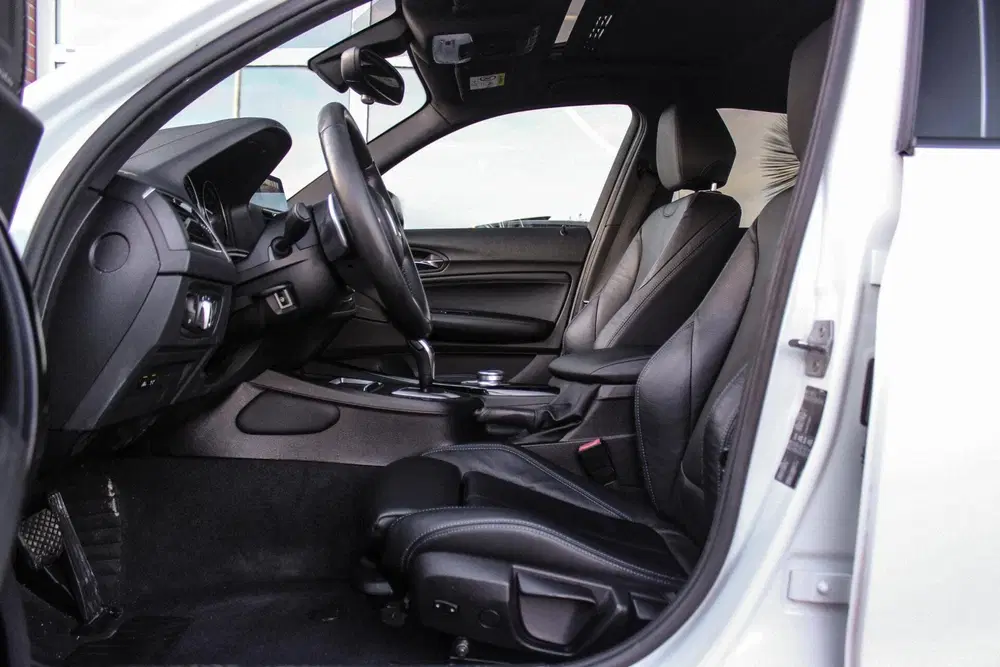 BMW 1-serie 120i Edition M Sport Shadow High Executive uit 2019, foto 14