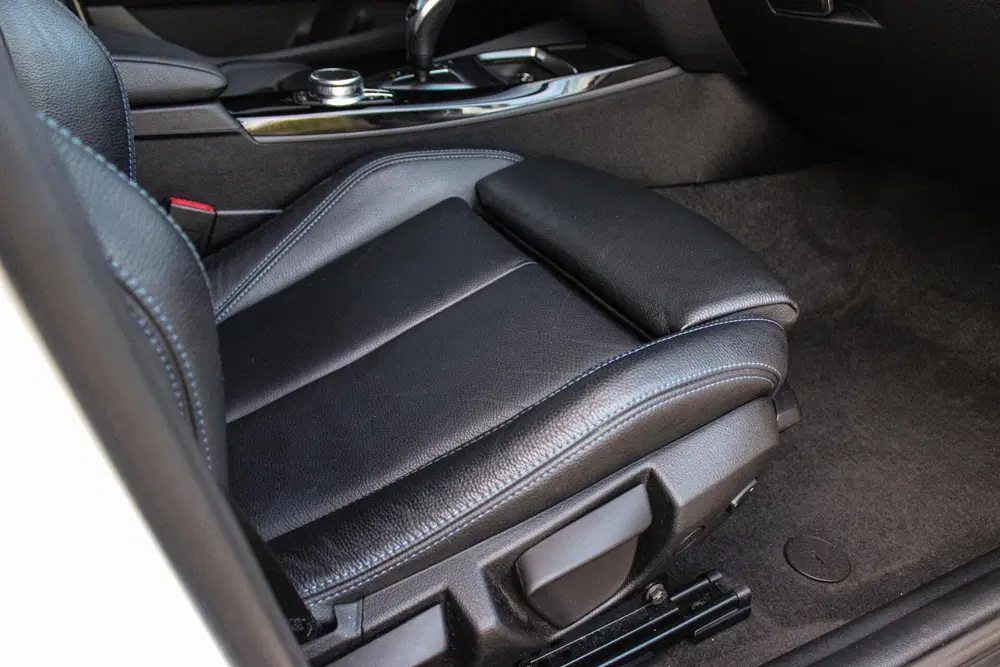 BMW 1-serie 120i Edition M Sport Shadow High Executive uit 2019, foto 17