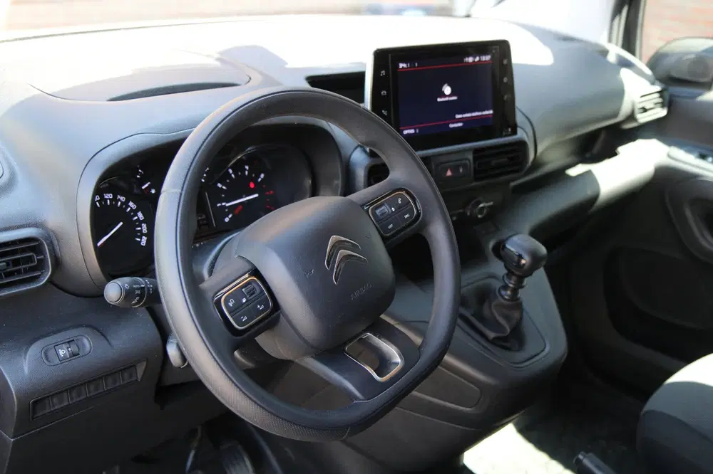 Citroën Berlingo Citroen BERLINGO 1.2 PureTech 110PK S&S L1 uit 2023, foto 11