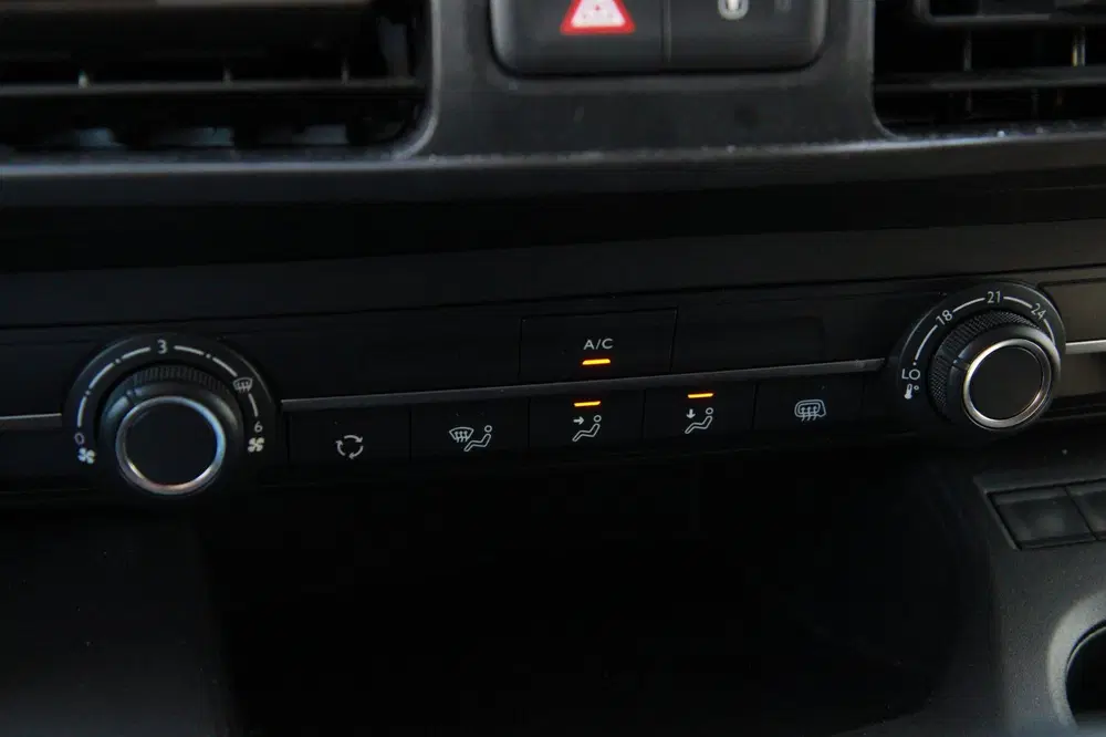 Citroën Berlingo Citroen BERLINGO 1.2 PureTech 110PK S&S L1 uit 2023, foto 18
