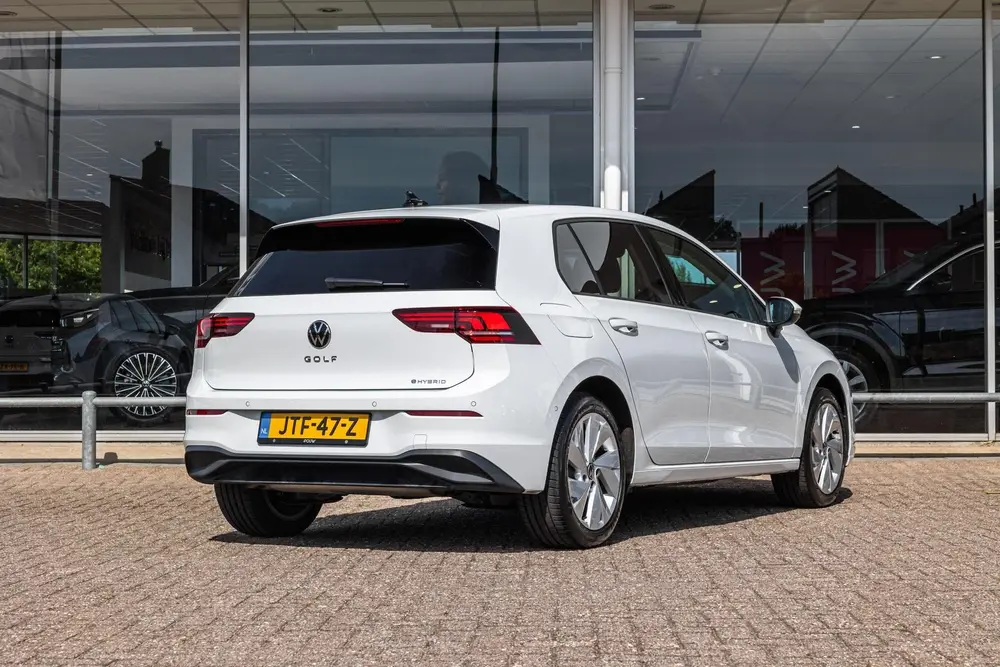 Volkswagen Golf 1.5 eHybrid 204pk Life Edition | SoH 100% | uit 2026, foto 2