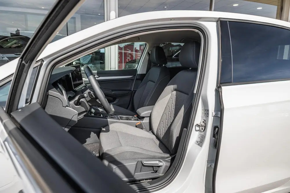 Volkswagen Golf 1.5 eHybrid 204pk Life Edition | SoH 100% | uit 2026, foto 4
