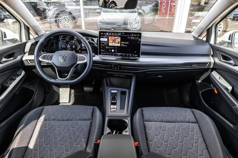 Volkswagen Golf 1.5 eHybrid 204pk Life Edition | SoH 100% | uit 2026, foto 5