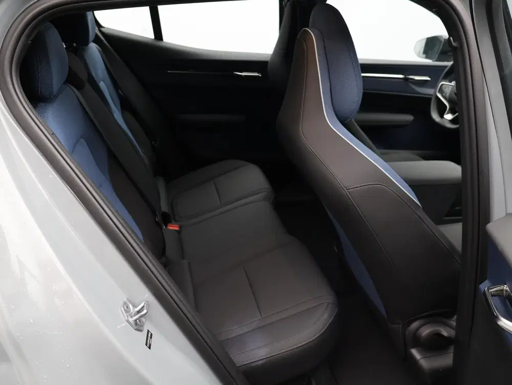 Volvo EX30 Single Motor Plus 51 kWh uit 2024, foto 8