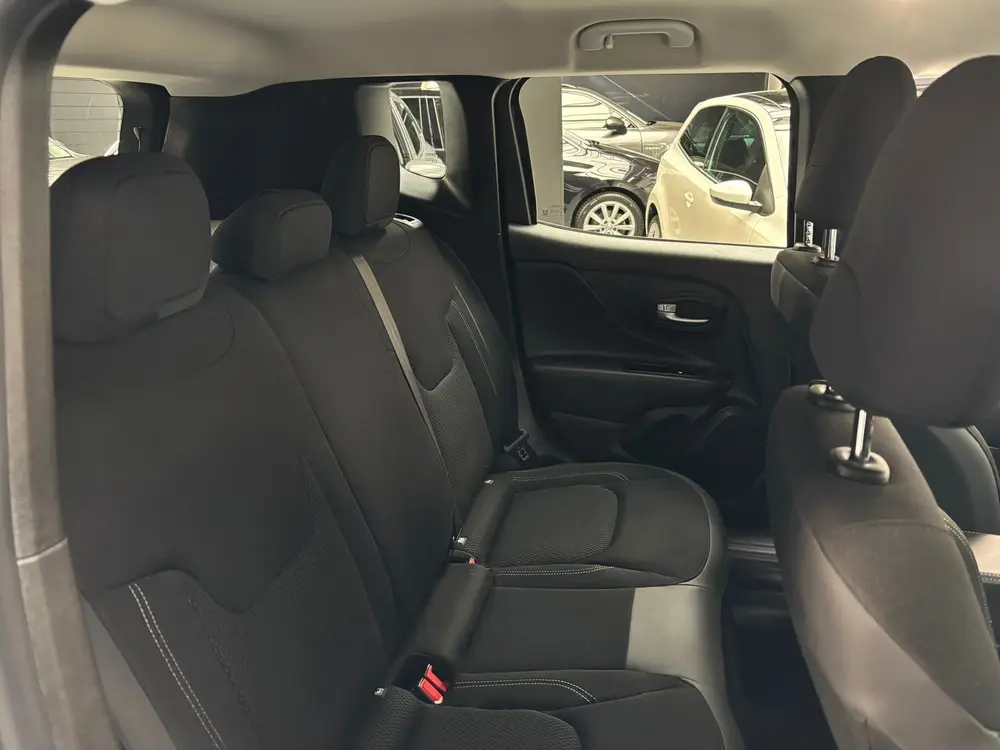 Jeep Renegade 1.0T-e Limited / Navigatie uit 2020, foto 11