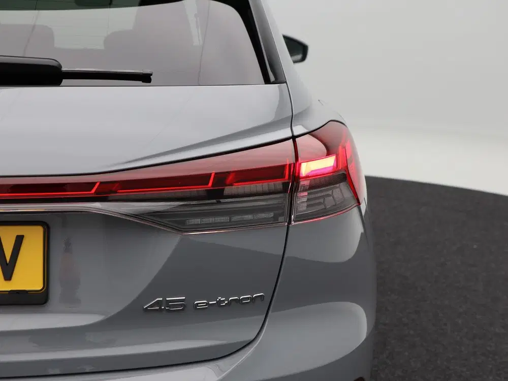 Audi Q4 e-tron 45 Edition 82 kWh uit 2025, foto 13