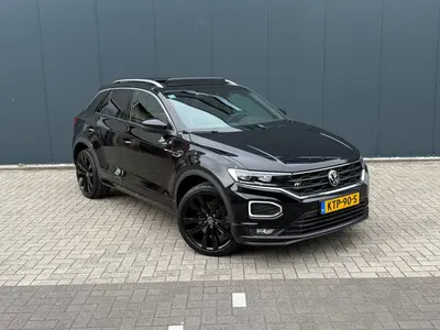 Volkswagen T-Roc 1.5 TSI DSG R-Line Pano Trekhaak Camera DCC uit 2020