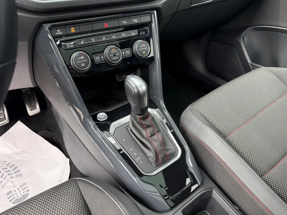 Volkswagen T-Roc 1.5 TSI DSG R-Line Pano Trekhaak Camera DCC uit 2020, foto 13