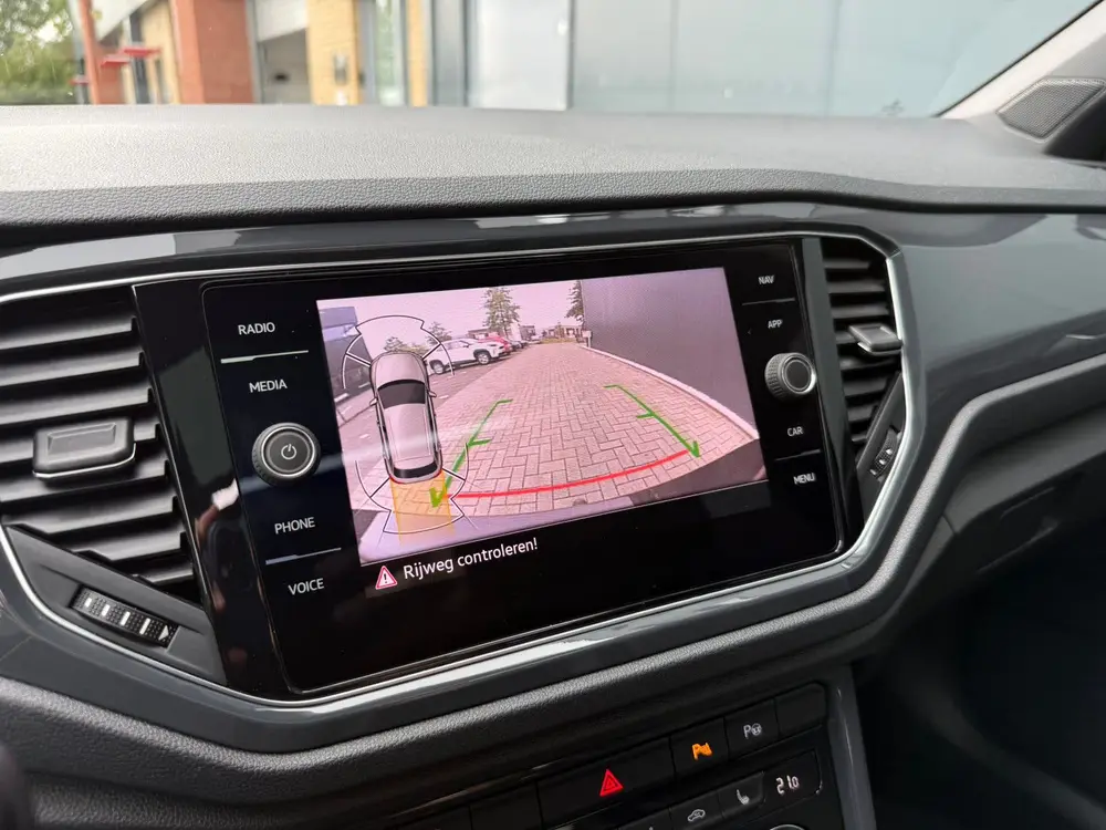Volkswagen T-Roc 1.5 TSI DSG R-Line Pano Trekhaak Camera DCC uit 2020, foto 14